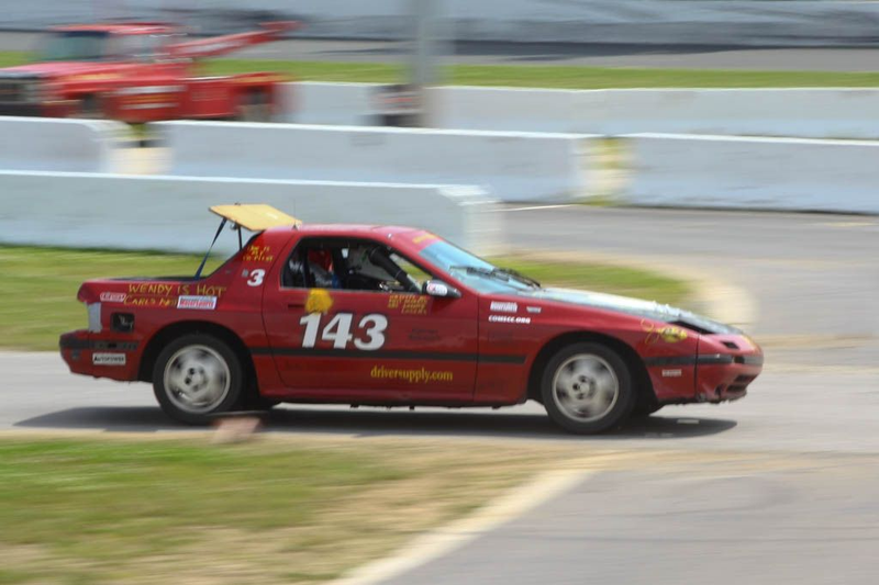 Illustration for article titled The 24 Hours Of LeMons New England 2009 Über Gallery, Part 1